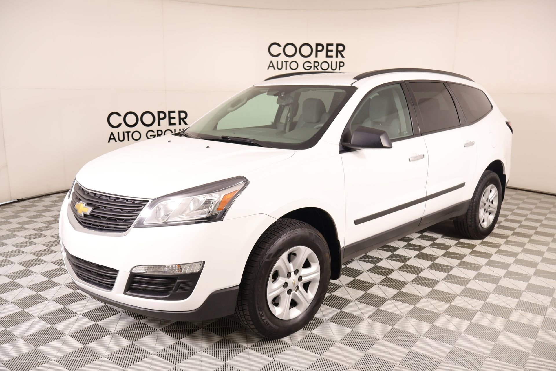 Used 2017 Chevrolet Traverse LS FWD image 9