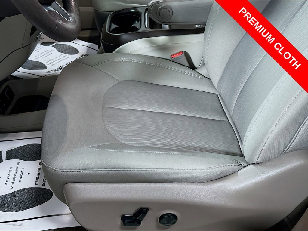 Used 2020 Chrysler Pacifica Touring image 20