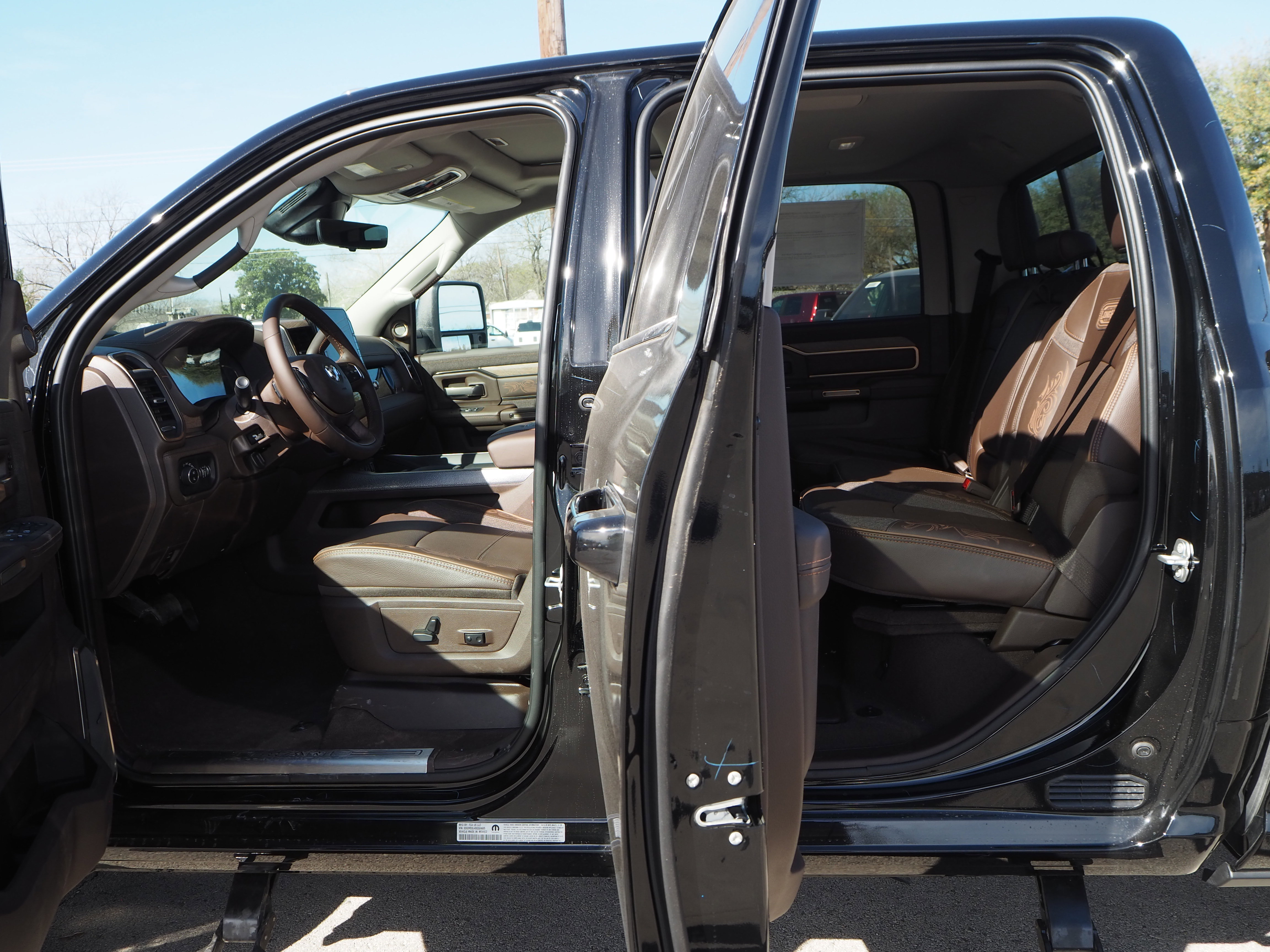 New 2025 RAM 2500 Limited image 9