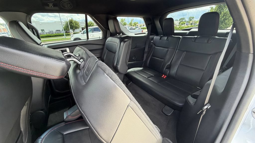 Used 2023 Ford Explorer ST-Line AWD/4WD image 20