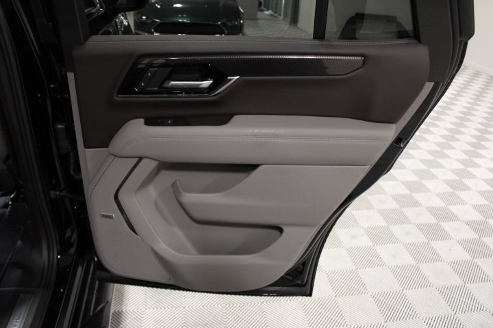 New 2026 GMC Yukon Elevation w/ Elevation Premium Package AWD/4WD image 31
