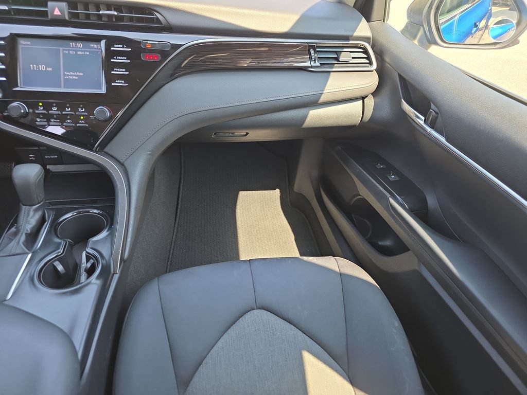 Used 2019 Toyota Camry LE FWD image 16
