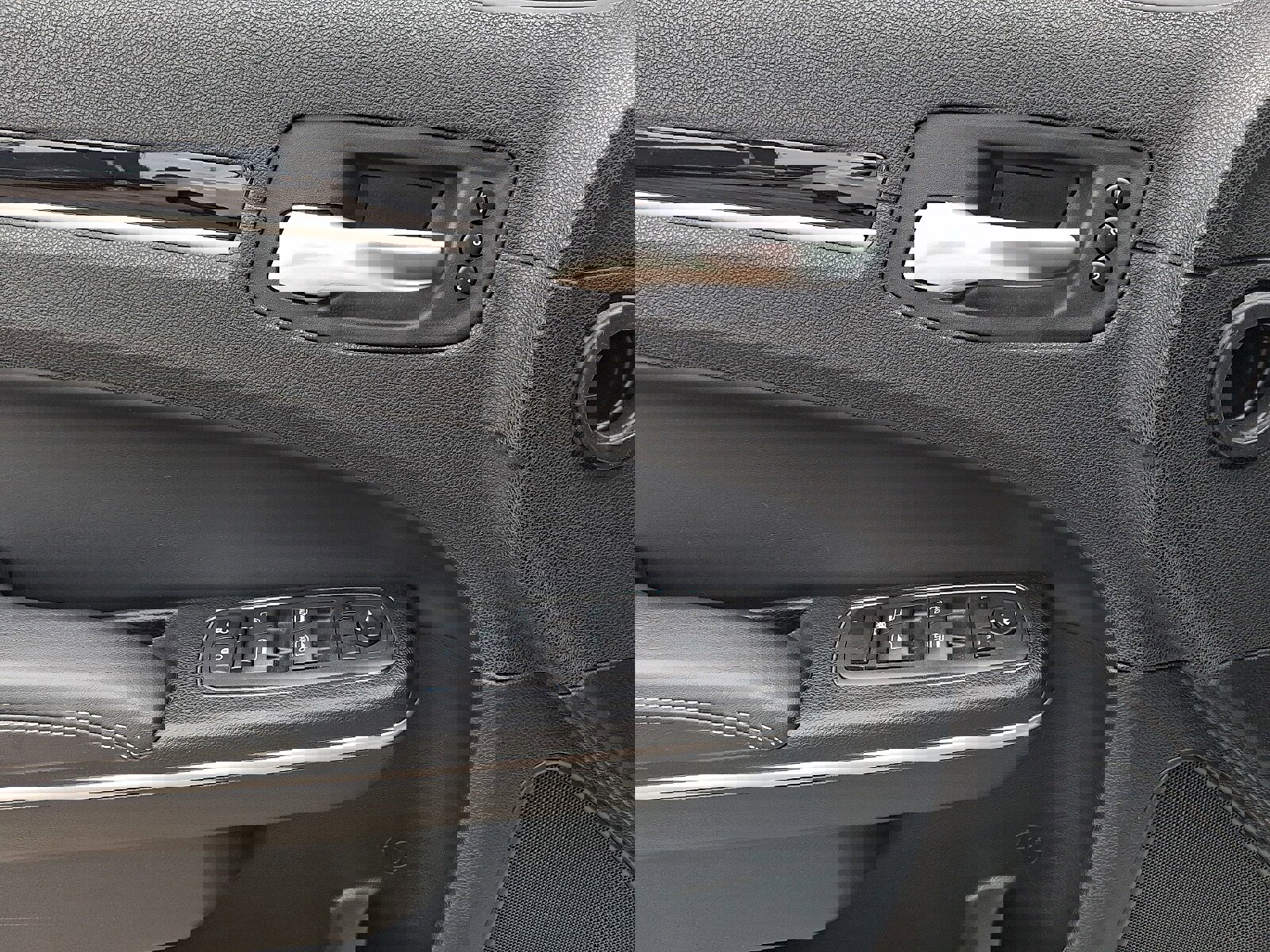 Used 2023 Chrysler 300 S w/ Comfort Group image 12