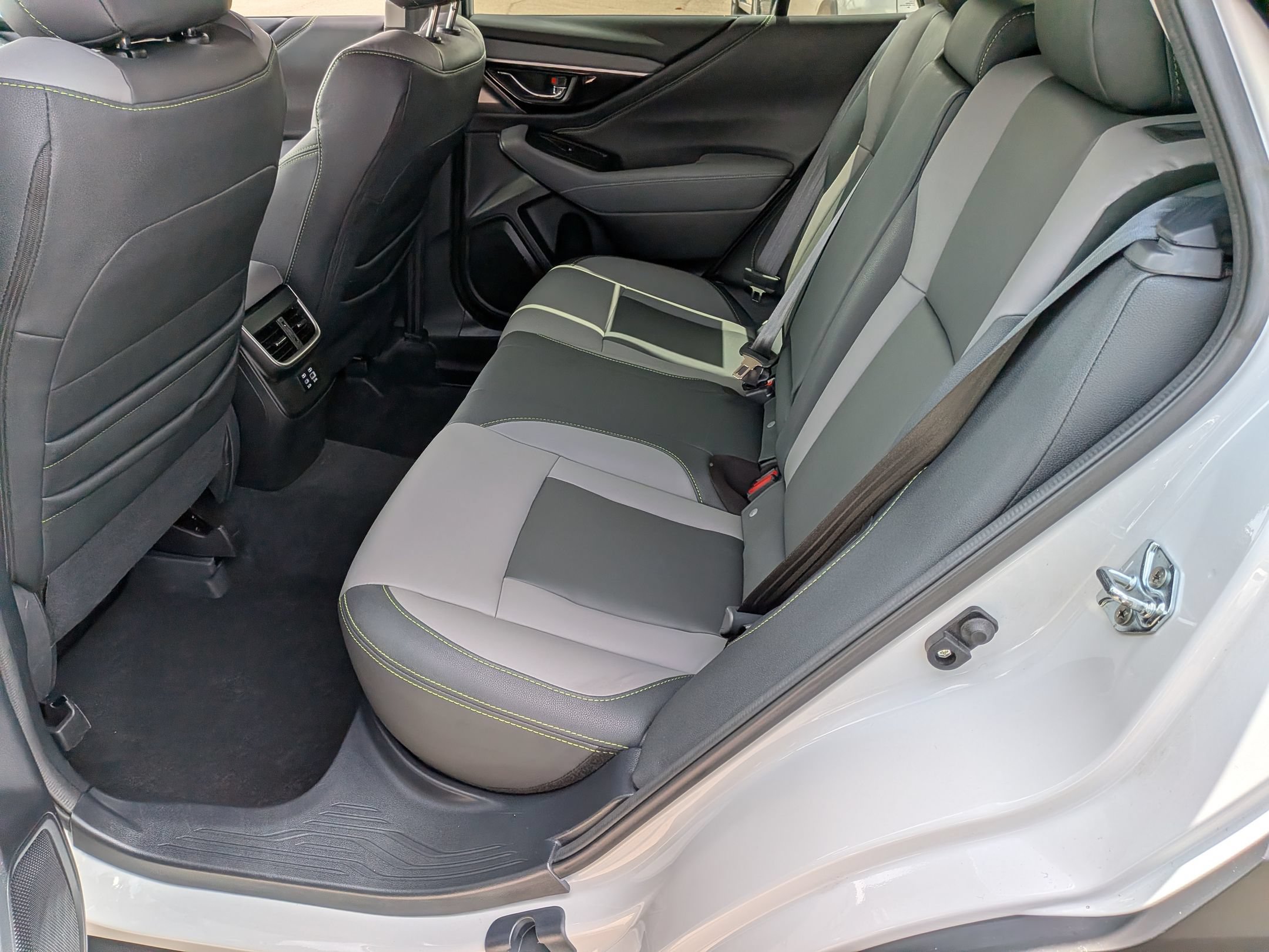 Certified 2025 Subaru Outback Onyx Edition AWD/4WD image 26