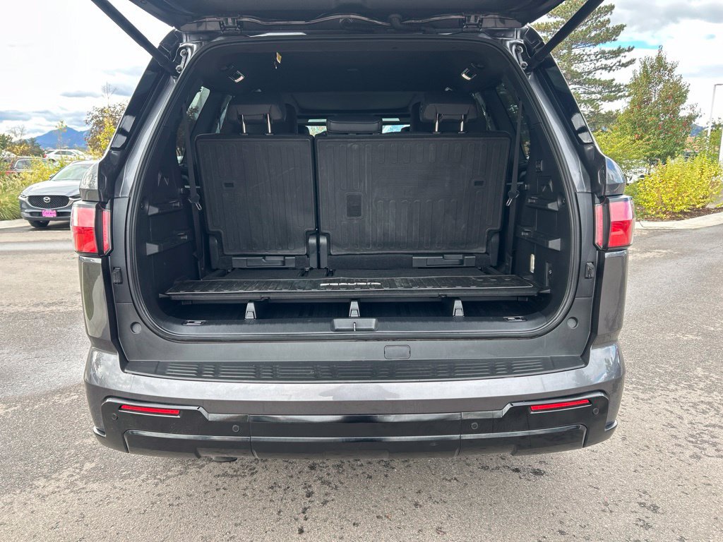 Used 2024 Toyota Sequoia Platinum AWD/4WD image 15