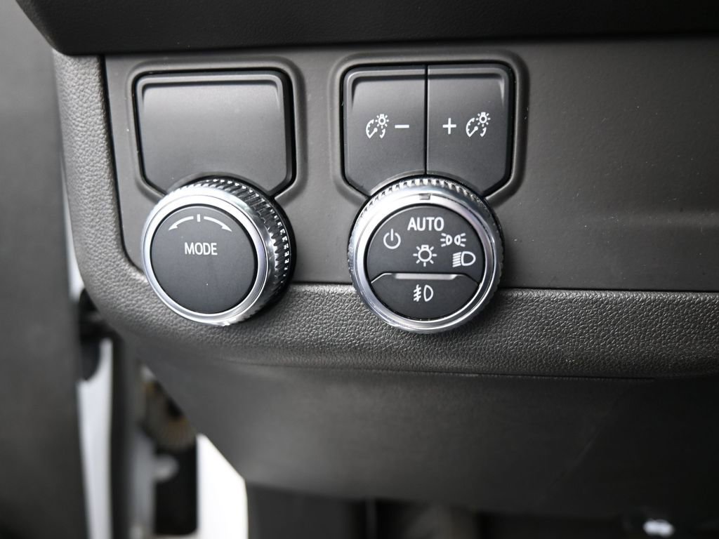 Used 2023 GMC Yukon SLT image 35