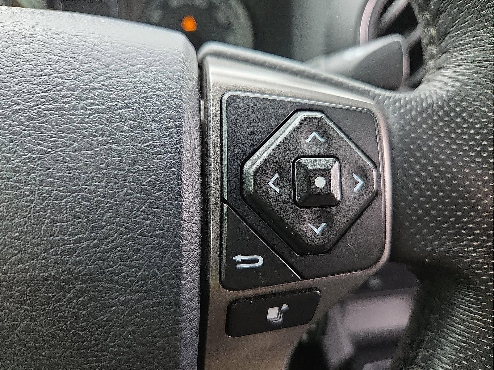 Used 2017 Toyota Tacoma 4x4 Double Cab image 18