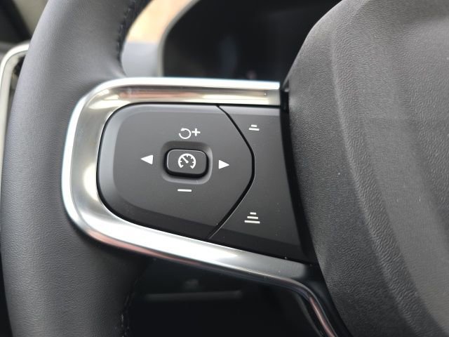 New 2026 Volvo XC40 B5 Core w/ Climate Package AWD/4WD image 27