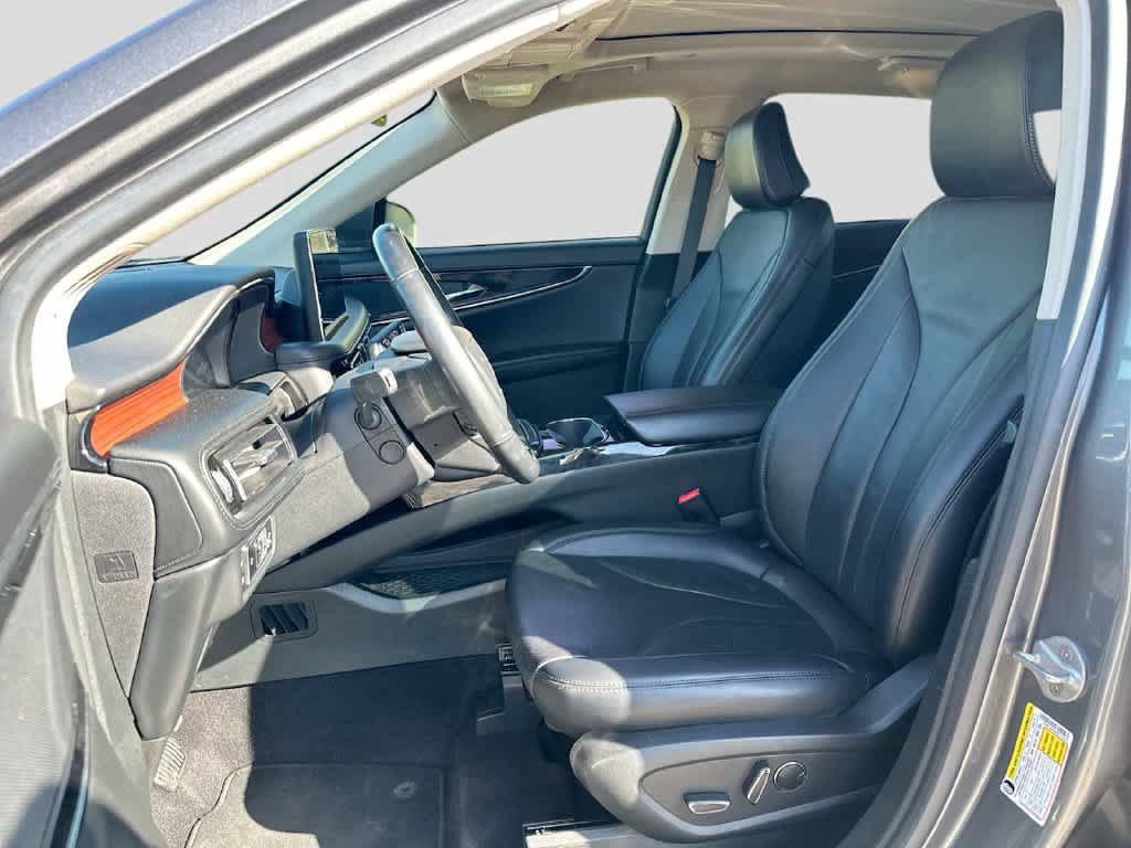 Used 2023 Lincoln Nautilus Reserve FWD image 19