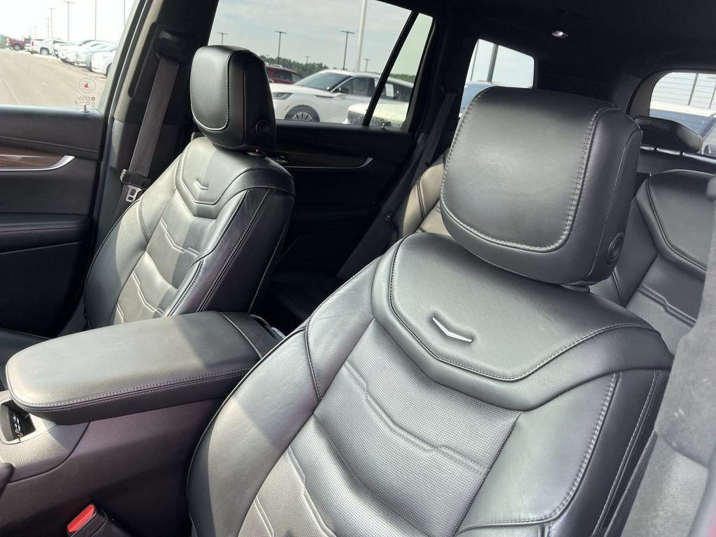 Used 2021 Cadillac XT6 Sport w/ Platinum Package AWD/4WD image 11