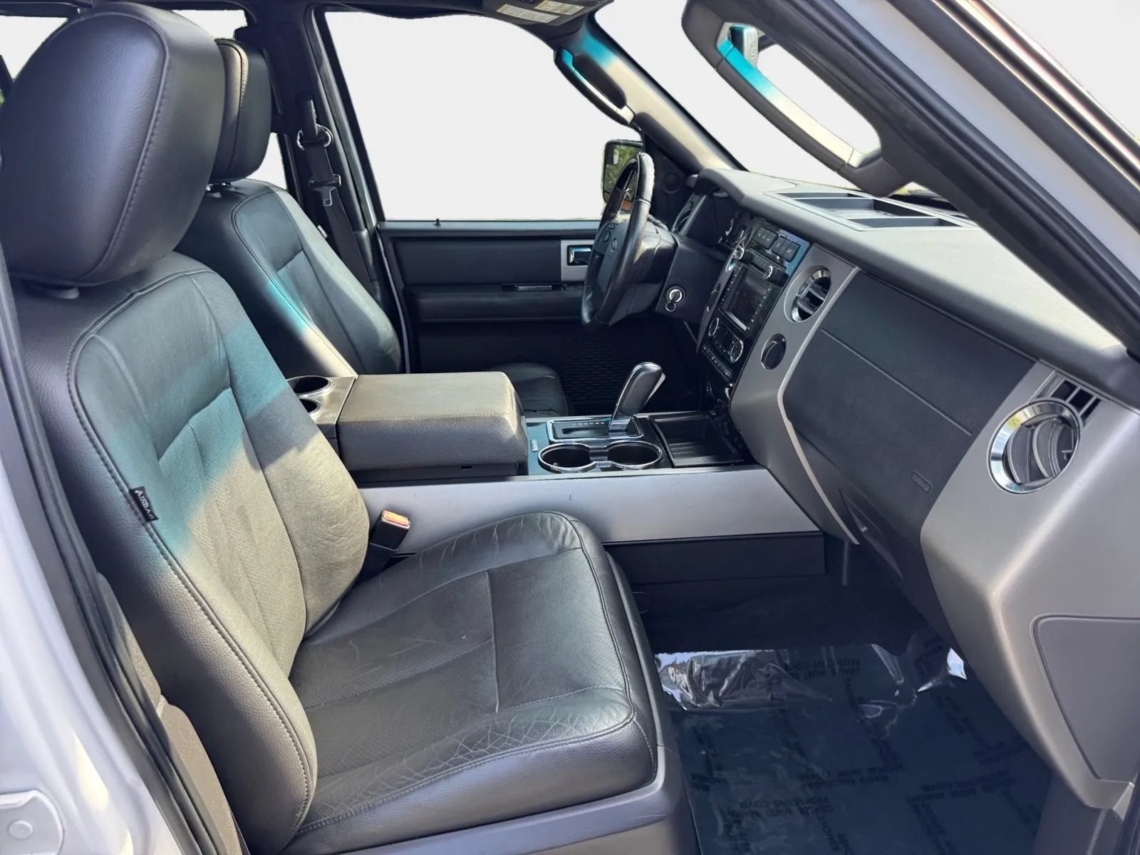 Used 2014 Ford Expedition Limited w/ Equipment Group 301A AWD/4WD image 10