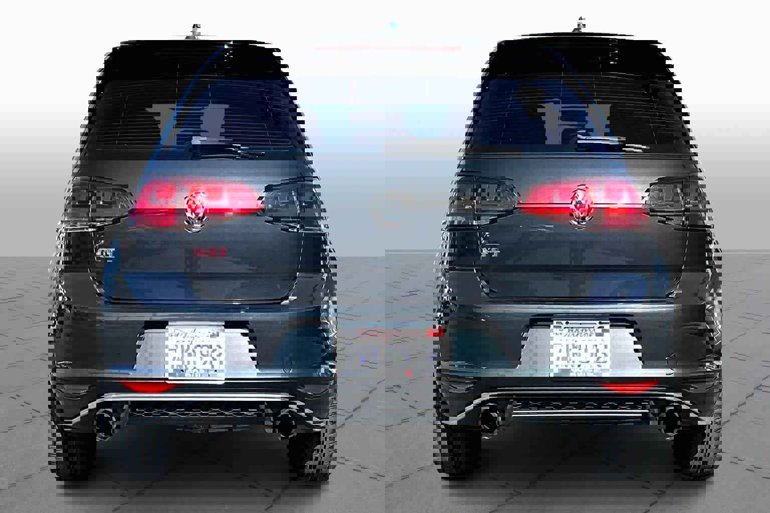 Used 2017 Volkswagen GTI Sport image 4