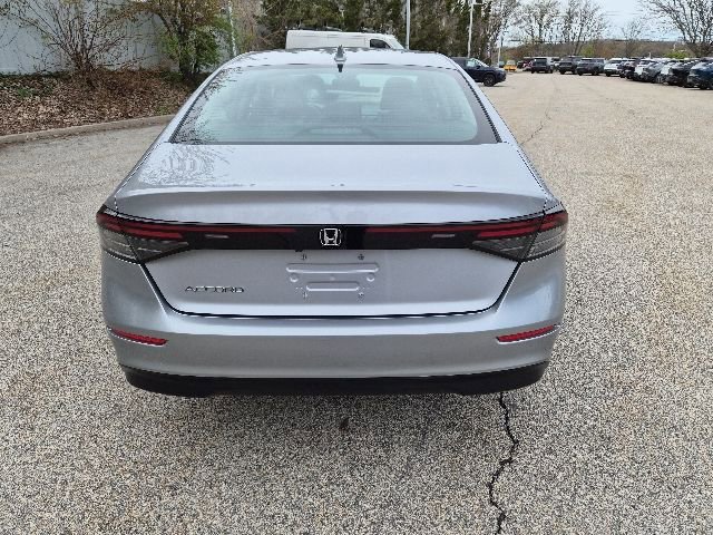 Used 2023 Honda Accord EX image 6