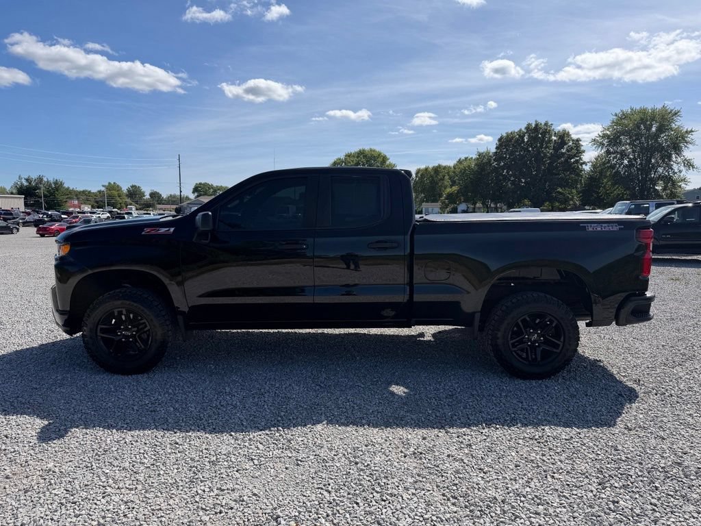 Used 2019 Chevrolet Silverado 1500 Custom Trail Boss AWD/4WD image 3