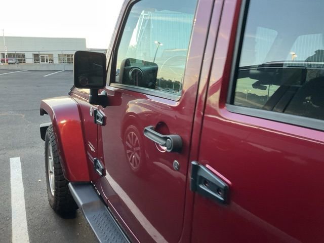 Used 2012 Jeep Wrangler Unlimited Sahara w/ Max Tow Pkg AWD/4WD image 8