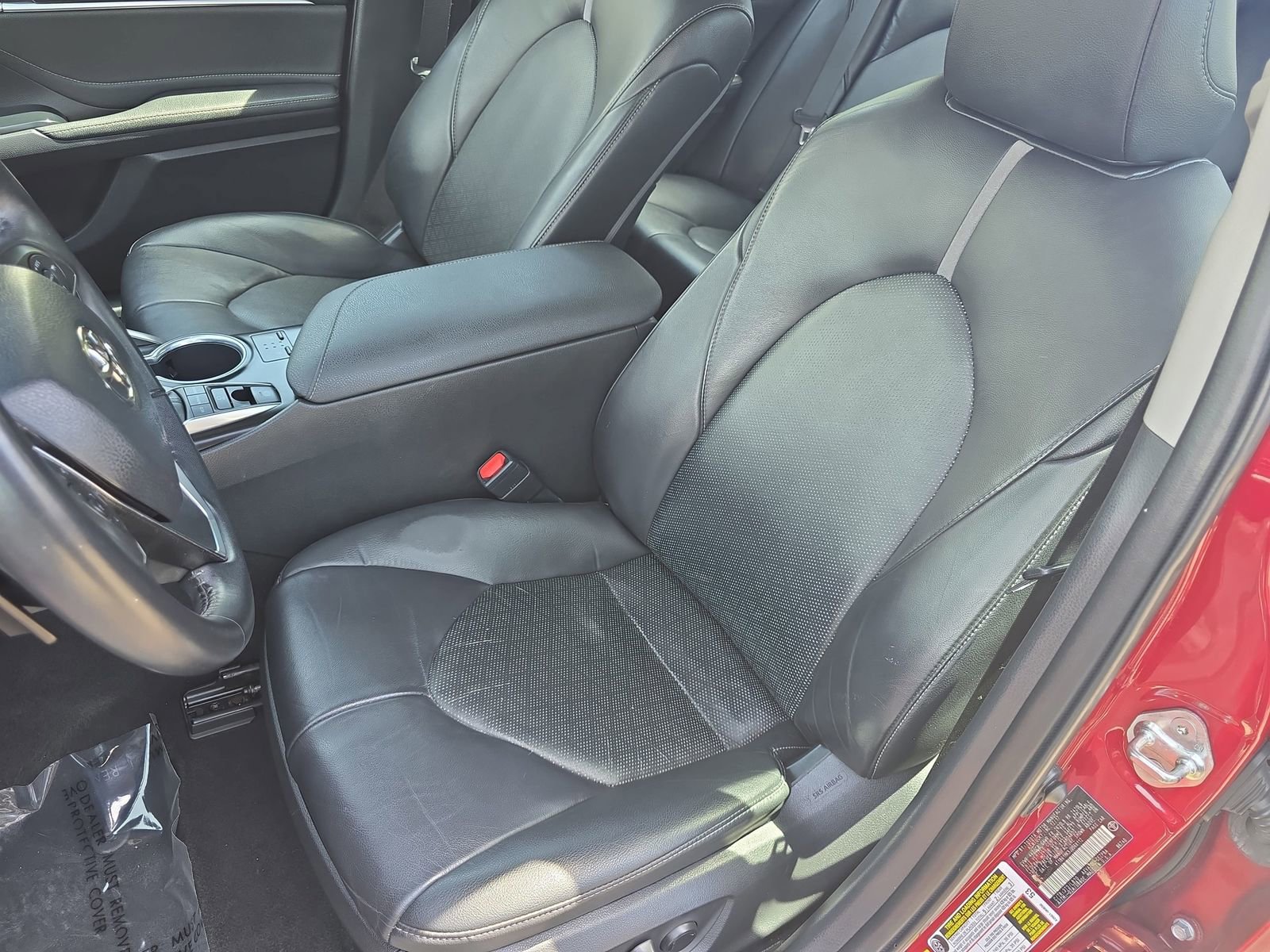 Used 2018 Toyota Camry XSE image 18