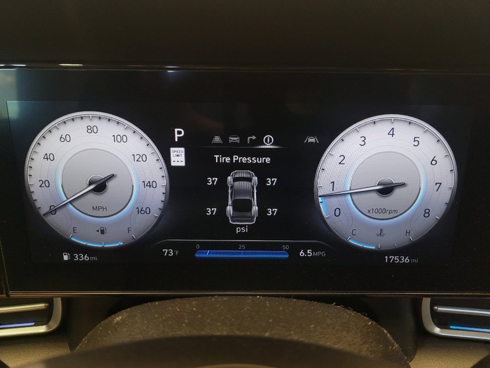 Used 2025 Hyundai Elantra SEL FWD image 23