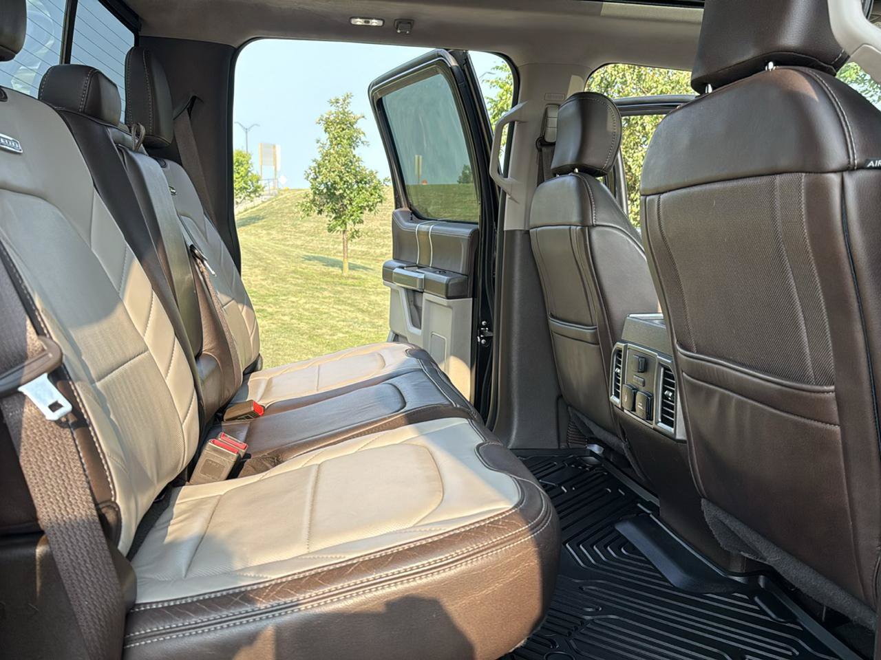 Used 2018 Ford F350 Limited w/ FX4 4x4 Off Road Package image 48