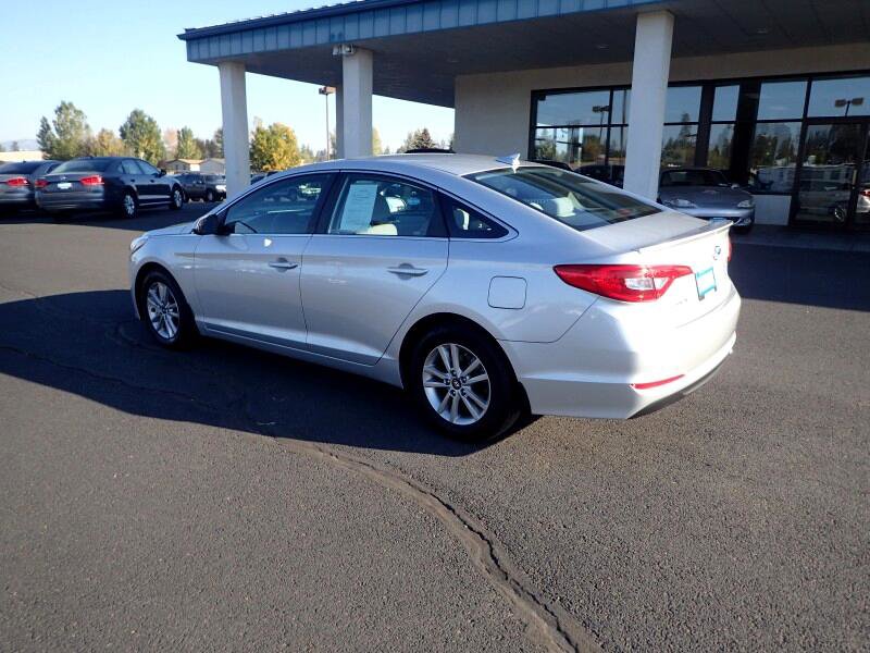 Used 2015 Hyundai Sonata SE FWD image 3