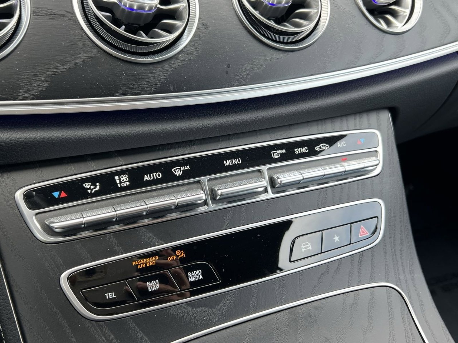 Used 2023 Mercedes-Benz E 450 4MATIC Cabriolet image 22