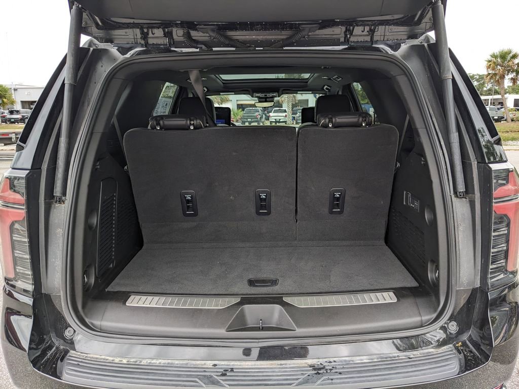 Used 2025 Chevrolet Tahoe Premier RWD image 11