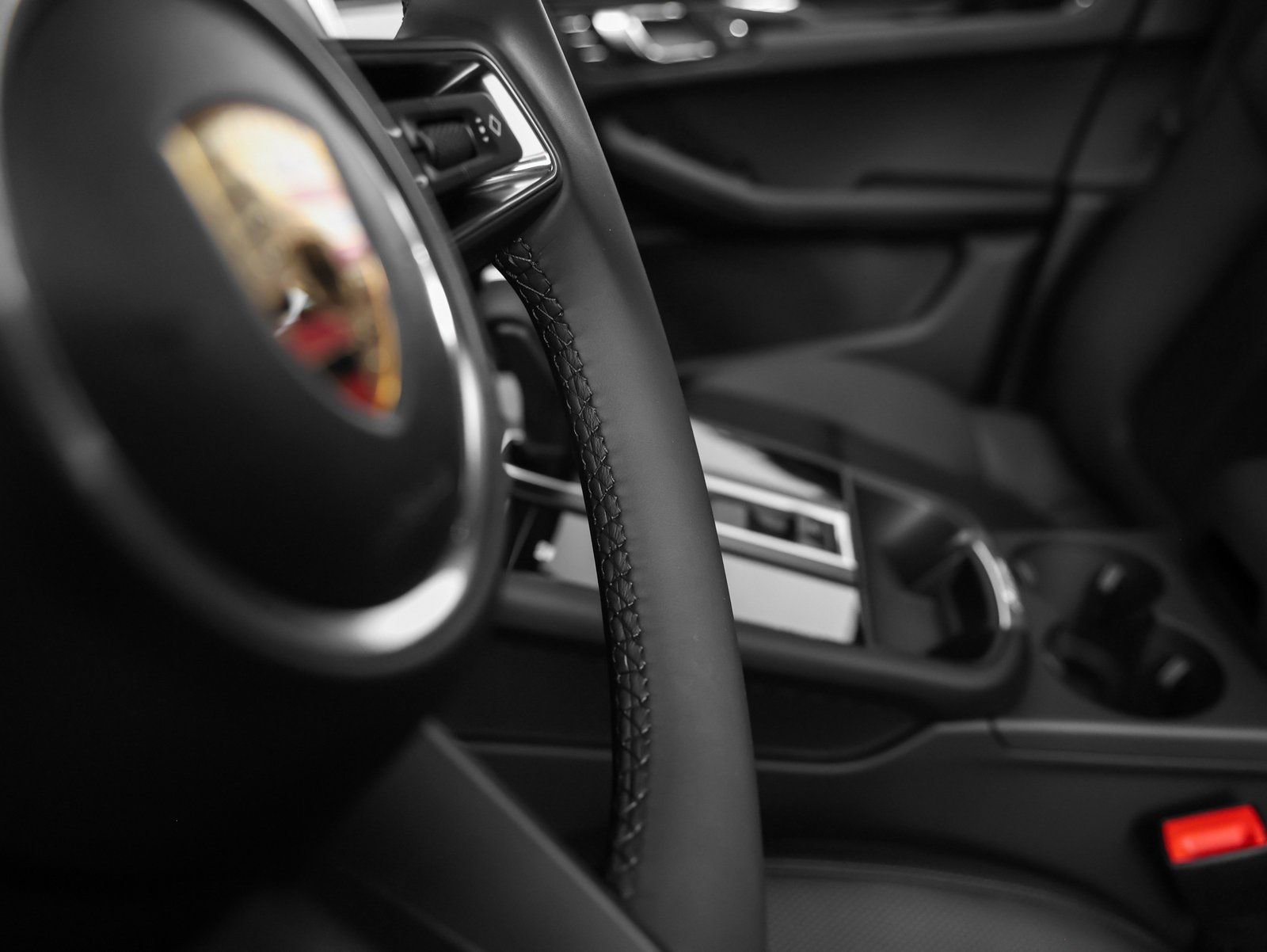 Certified 2025 Porsche Macan image 29