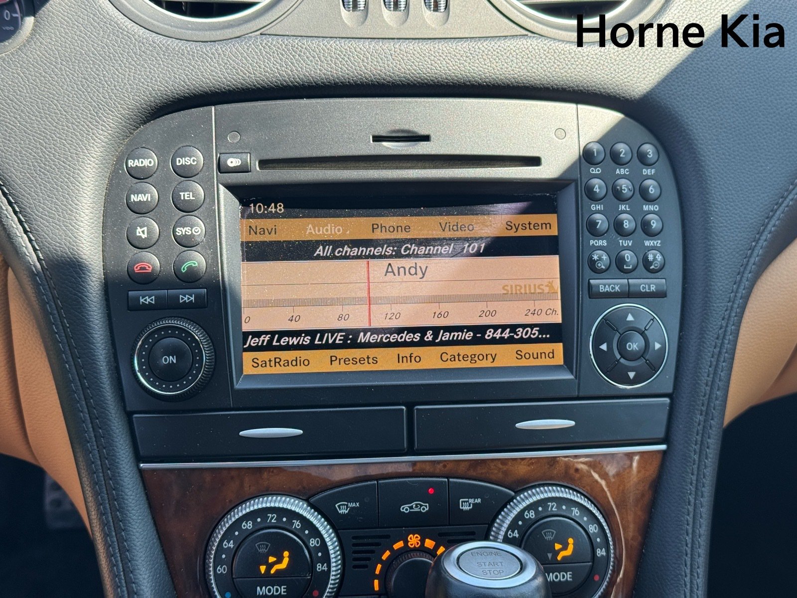 Used 2011 Mercedes-Benz SL 550 image 21