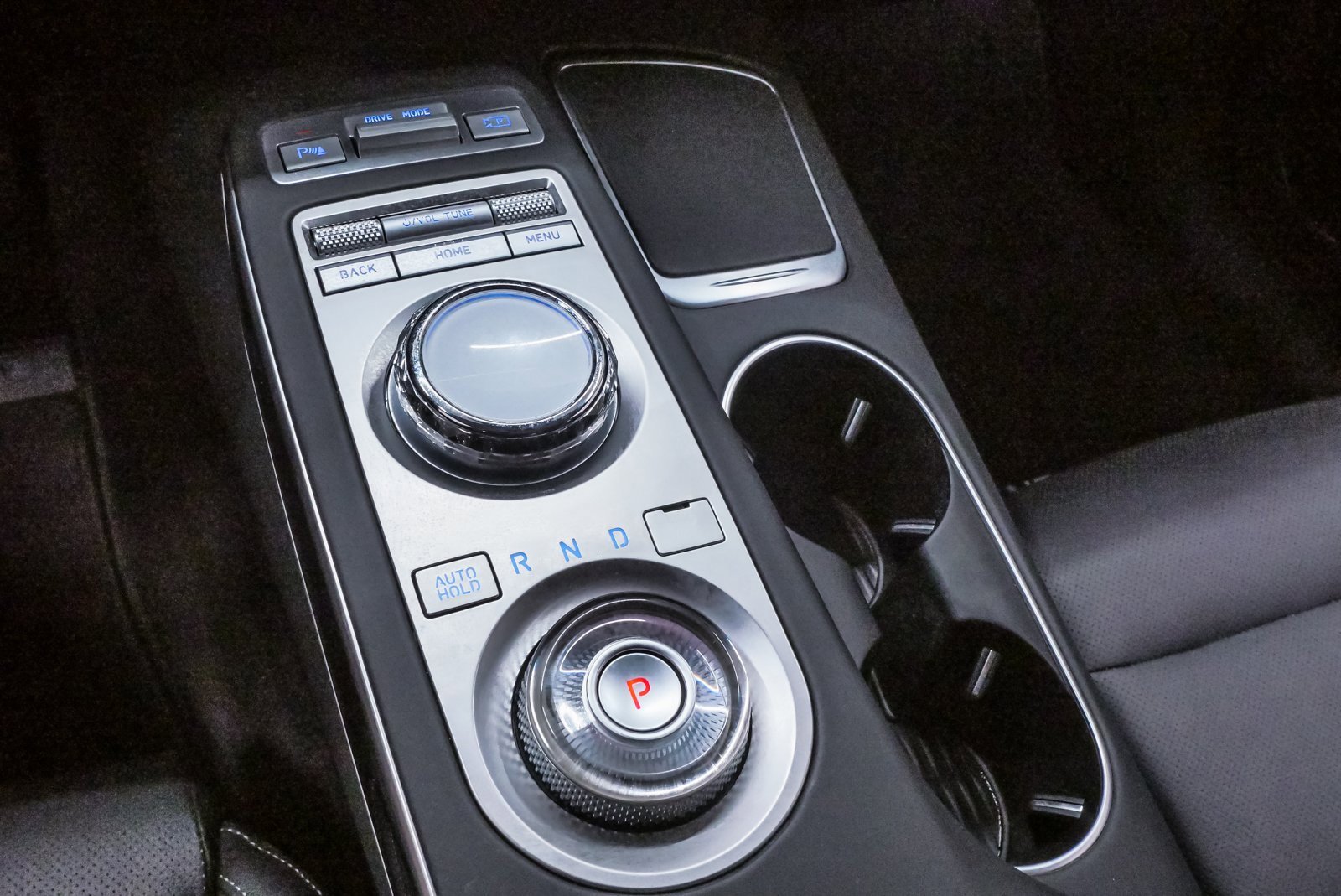 Certified 2025 Genesis GV70 2.5T image 17