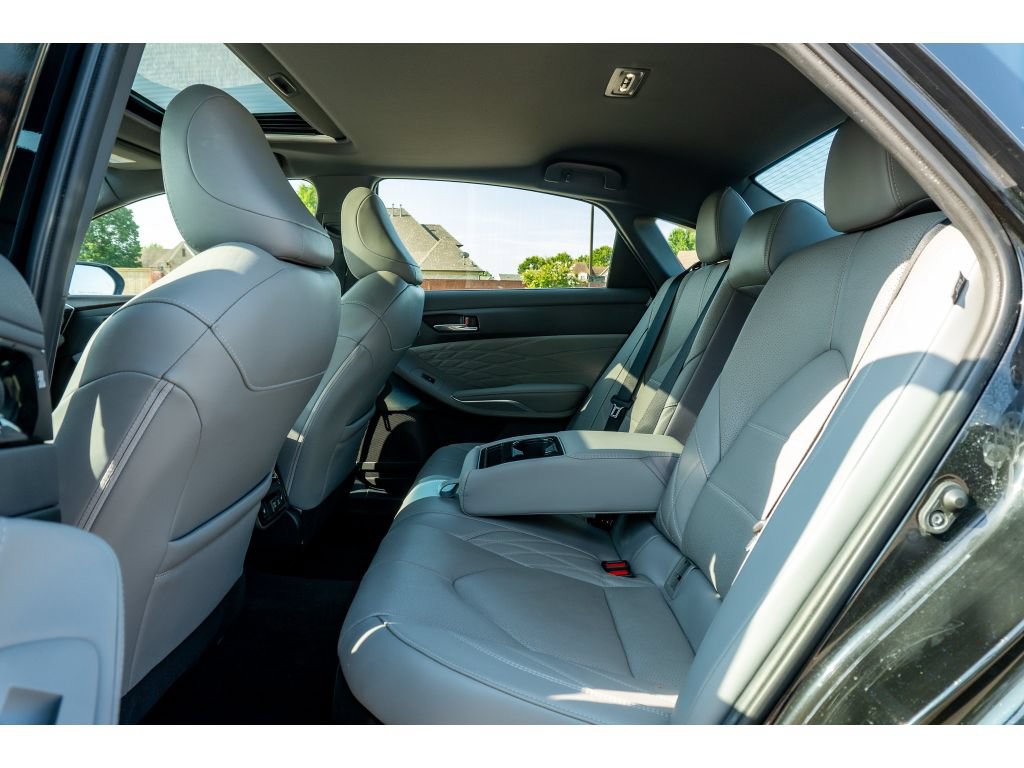 Used 2022 Toyota Avalon Limited w/ Advanced Safety Package FWD image 14