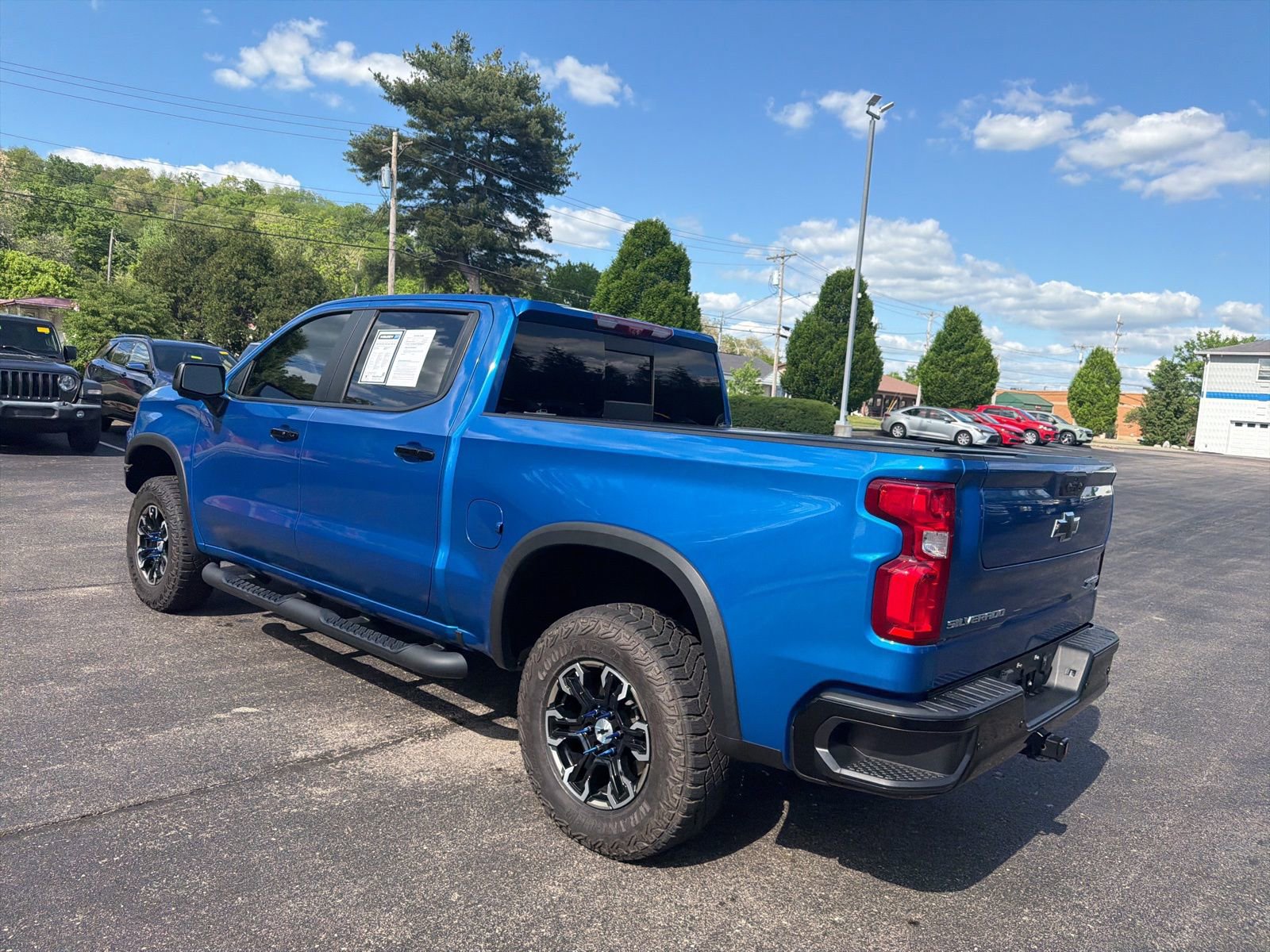 Used 2022 Chevrolet Silverado 1500 ZR2 w/ Technology Package AWD/4WD image 3