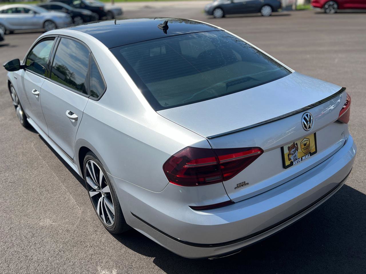 Used 2018 Volkswagen Passat 3.6 FWD image 13