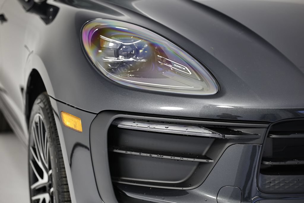 New 2026 Porsche Macan AWD/4WD image 17