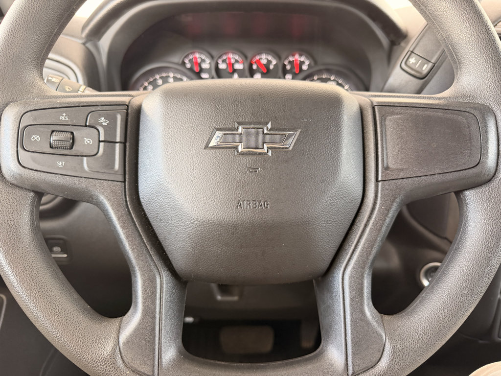 Used 2025 Chevrolet Silverado 1500 Custom Trail Boss w/ Dark Appearance Package AWD/4WD image 9