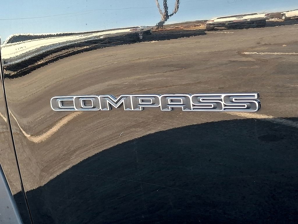 Used 2024 Jeep Compass Latitude image 29