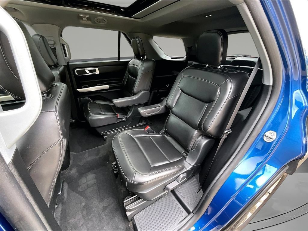 Used 2023 Ford Explorer XLT w/ Equipment Group 202A AWD/4WD image 26