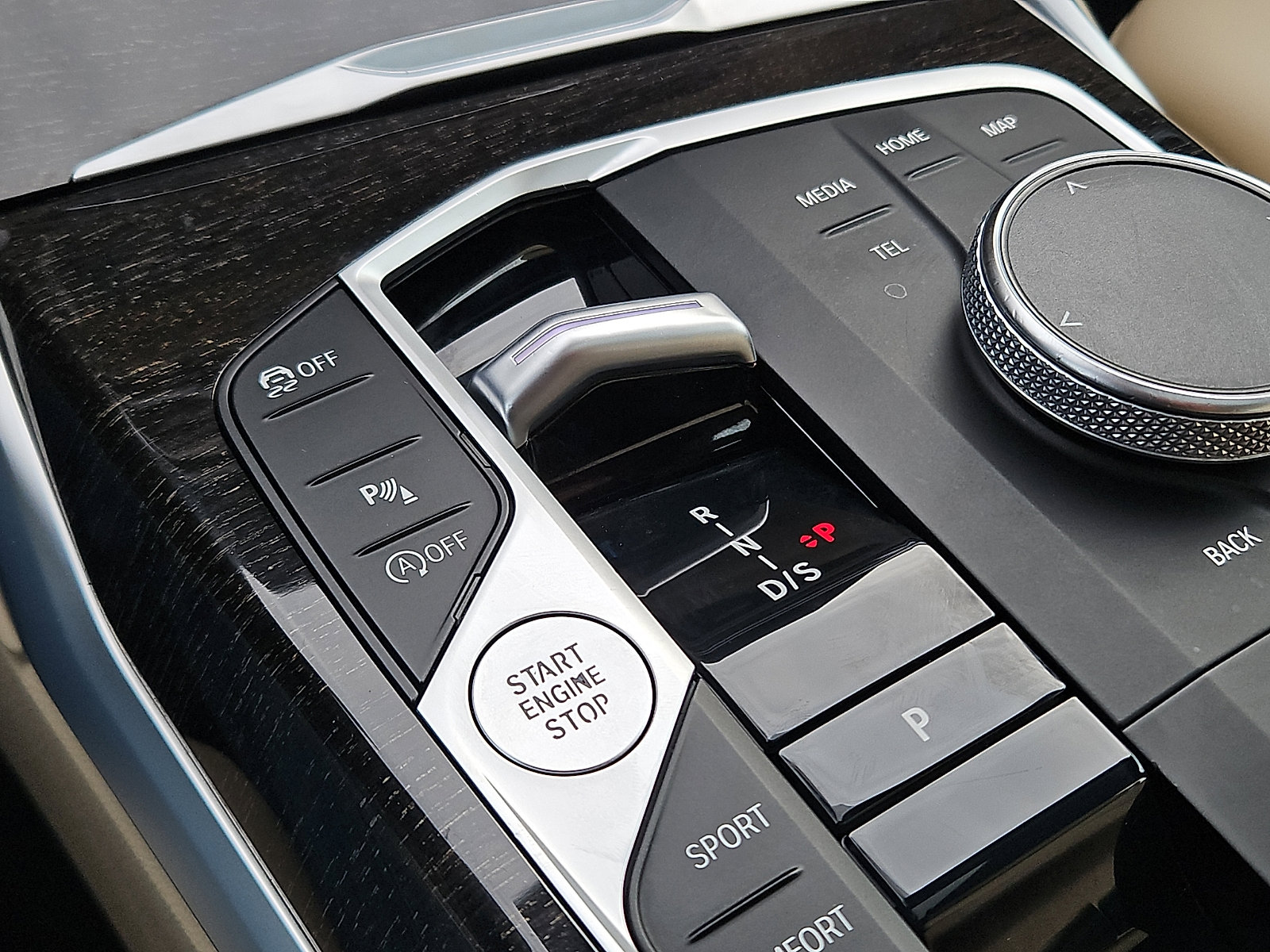 Used 2023 BMW 330i xDrive Sedan w/ Driving Assistance Package image 15