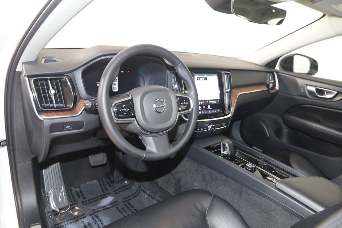 Used 2024 Volvo S60 B5 Plus AWD/4WD image 26