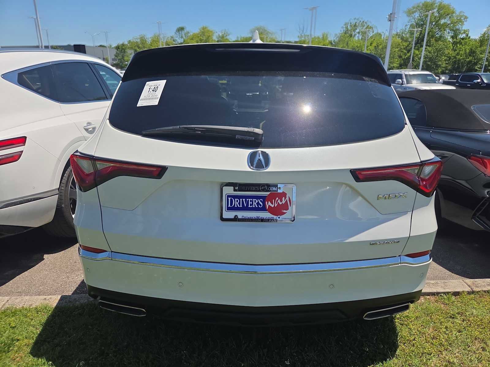 Used 2023 Acura MDX SH-AWD w/ Technology Package image 5