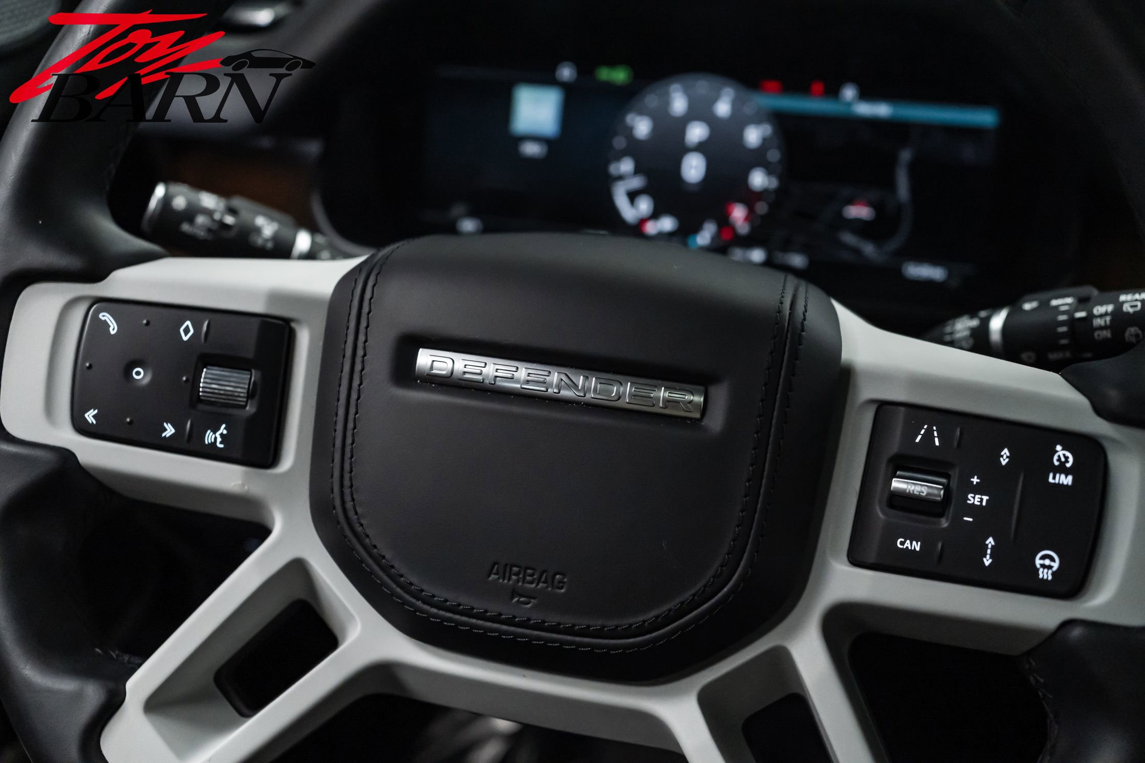 Used 2023 Land Rover Defender 130 SE image 29