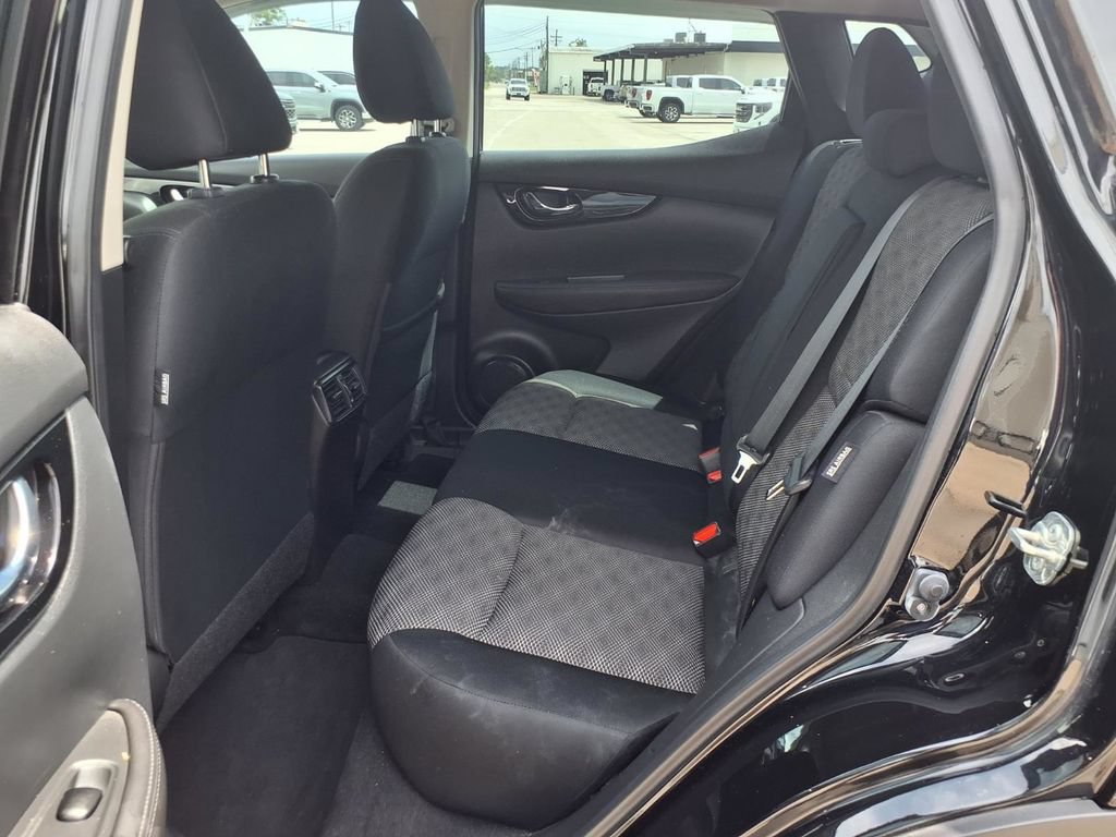 Used 2021 Nissan Rogue Sport SV FWD image 11