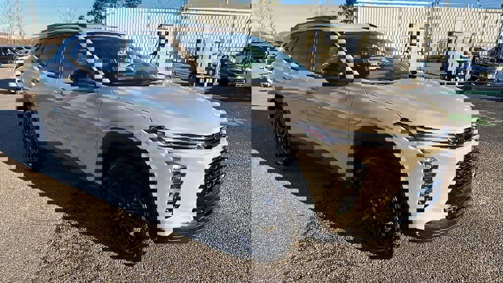 New 2026 Chevrolet Trax ACTIV w/ Sunroof Package image 3