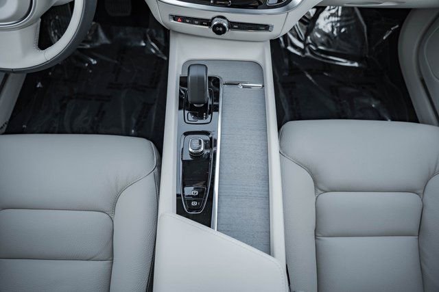 New 2026 Volvo V60 B5 Cross Country Plus w/ Protection Package Premier image 25
