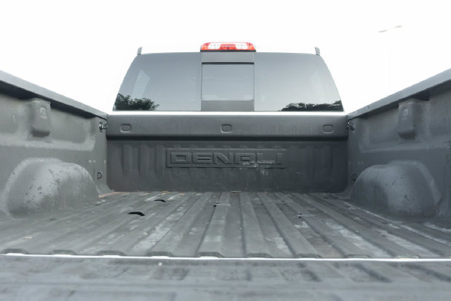 Used 2017 GMC Sierra 2500 Denali w/ Duramax Plus Package AWD/4WD image 20