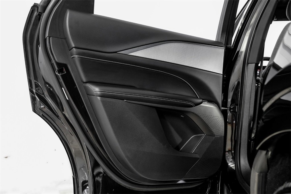 Used 2024 Cadillac Lyriq Tech image 47