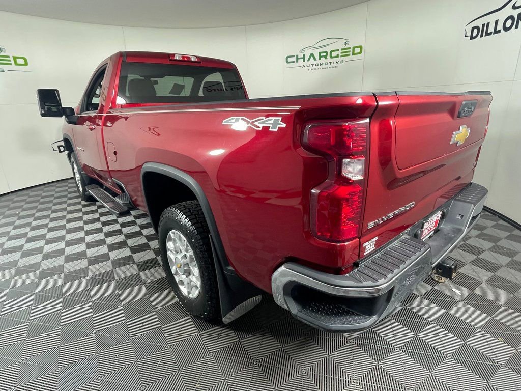 Used 2022 Chevrolet Silverado 3500 LT w/ Convenience Package AWD/4WD image 4