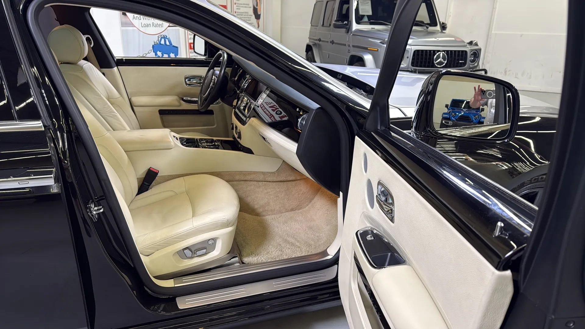 Used 2011 Rolls-Royce Ghost image 18