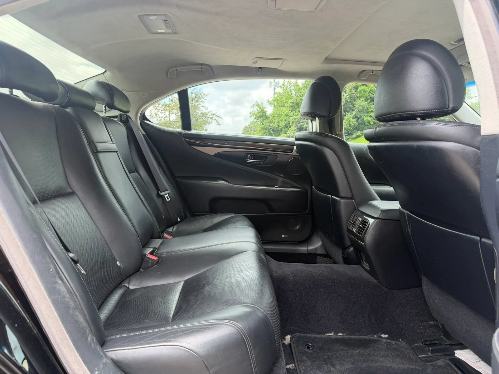 Used 2013 Lexus LS 460 L w/ Preferred Accessory Package RWD image 17