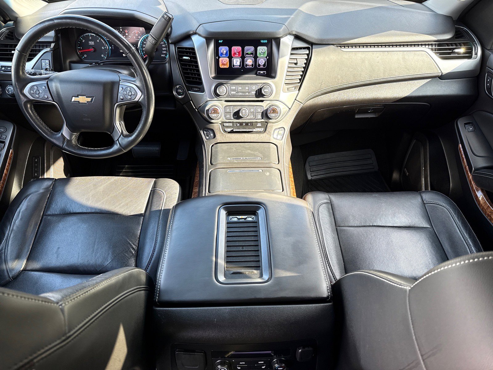 Used 2016 Chevrolet Suburban LTZ image 12