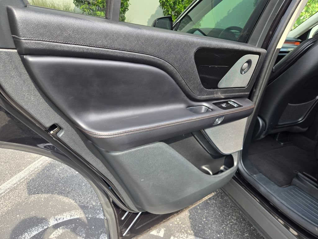 Used 2024 Lincoln Aviator Reserve AWD/4WD image 38
