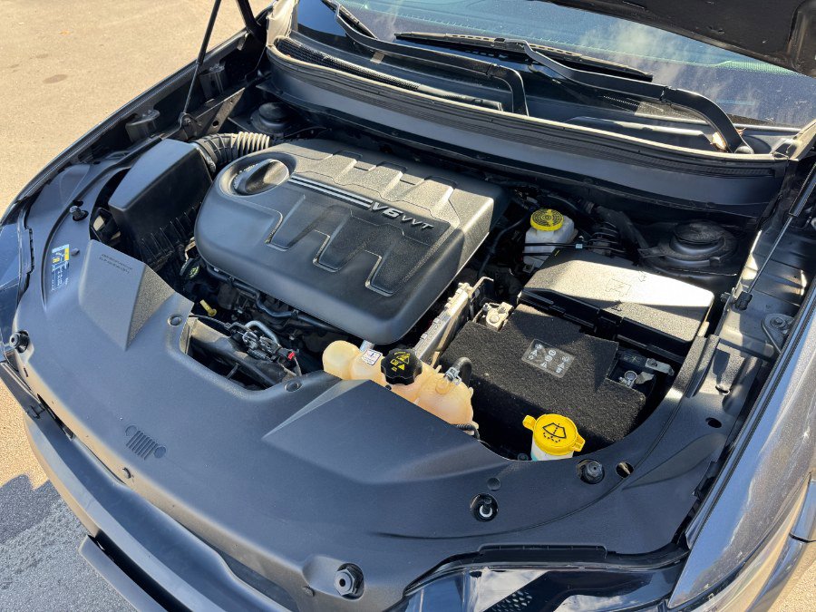 Used 2020 Jeep Cherokee Trailhawk image 23